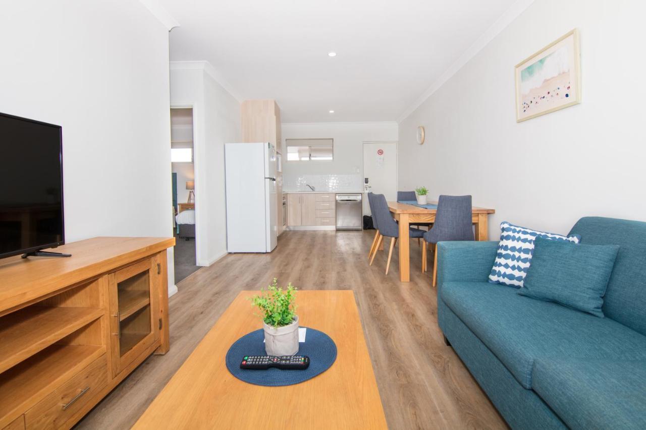 Jurien Bay Motel Apartments Екстер'єр фото