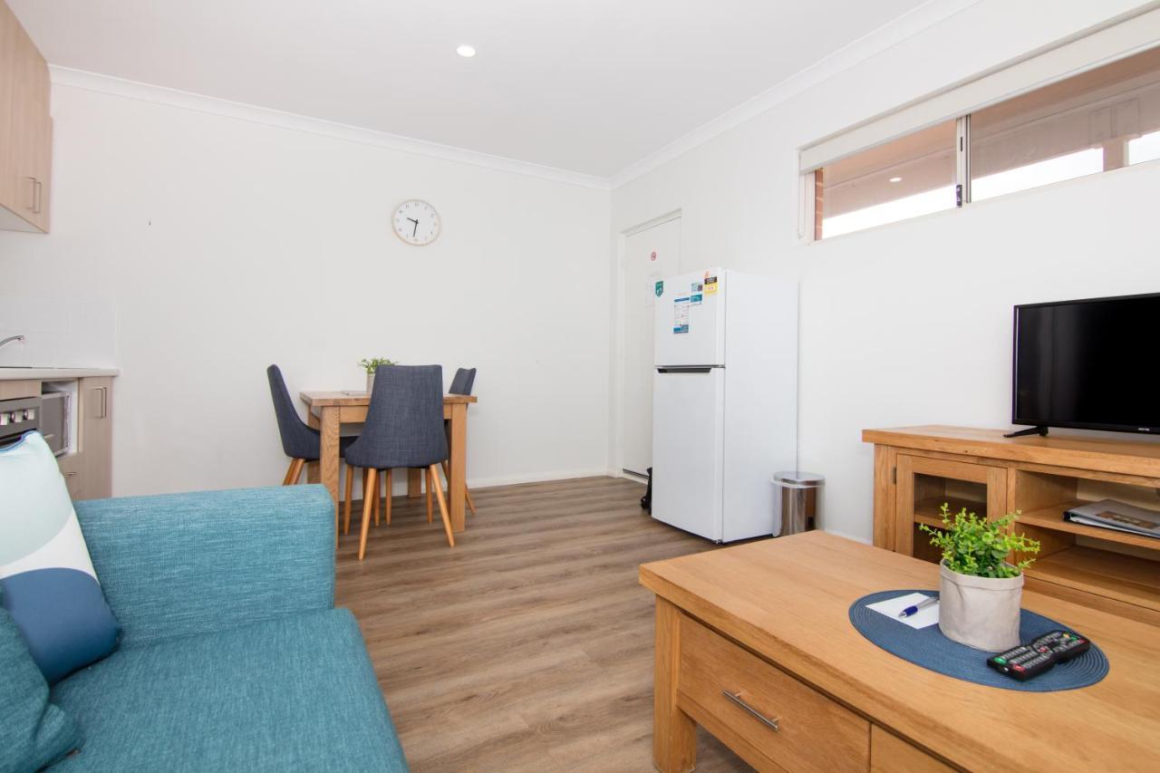 Jurien Bay Motel Apartments Екстер'єр фото