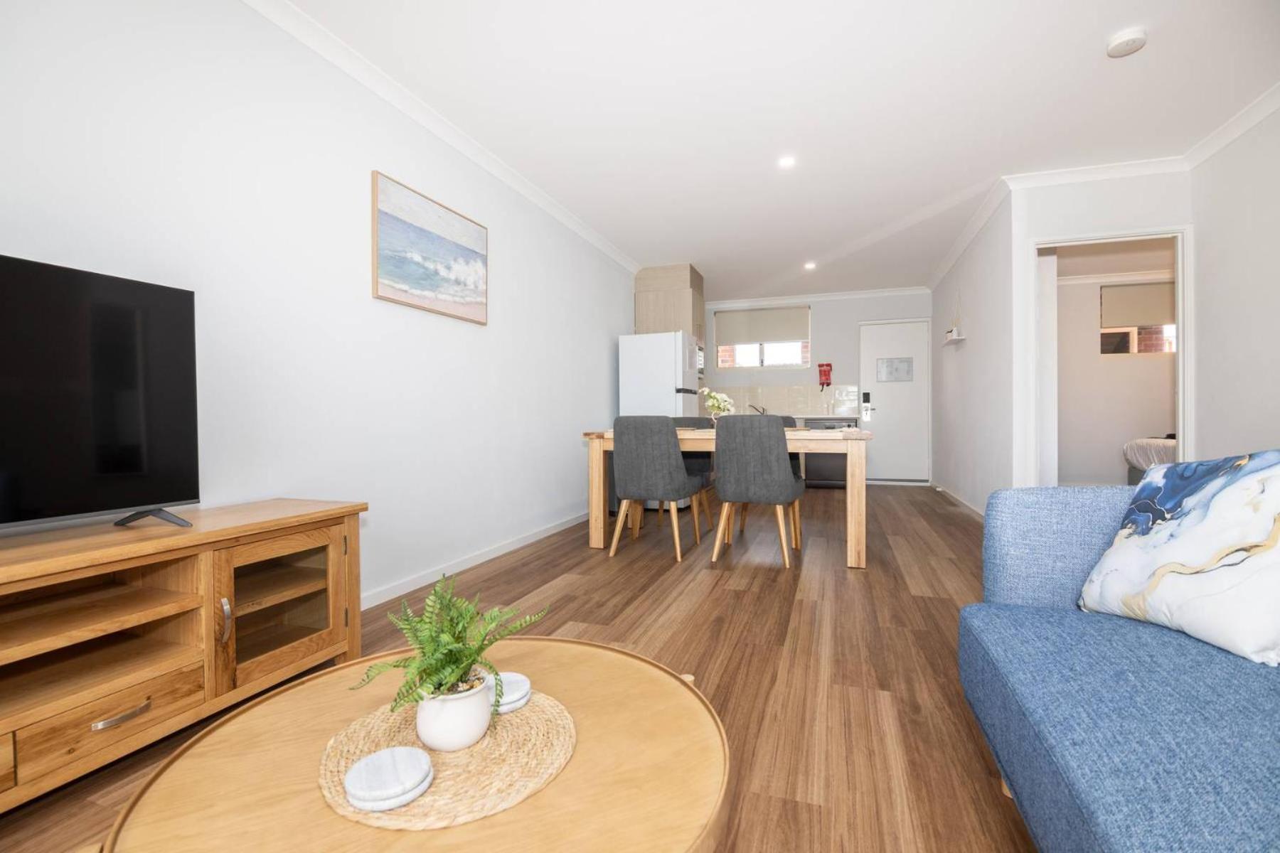 Jurien Bay Motel Apartments Екстер'єр фото