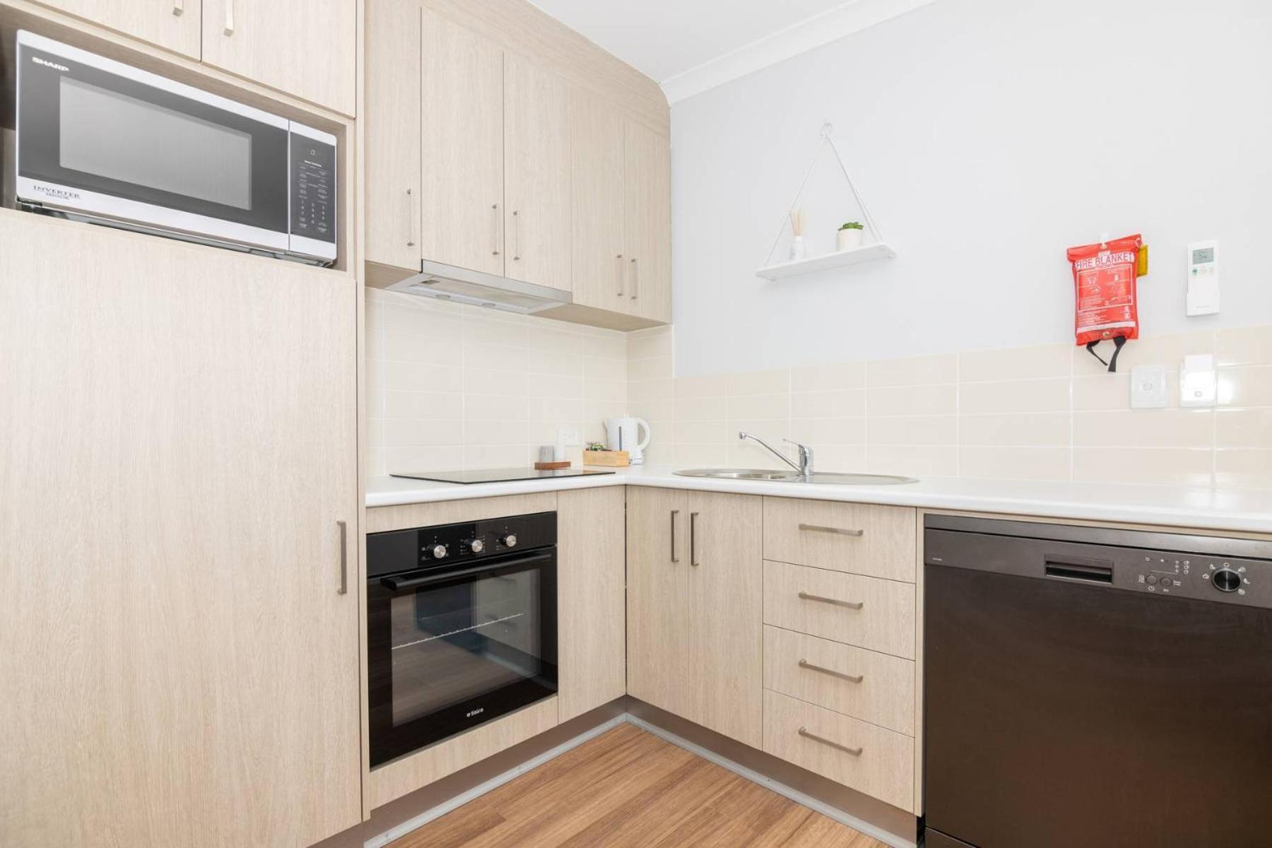 Jurien Bay Motel Apartments Екстер'єр фото